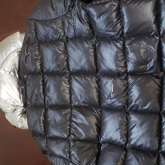 Armani puffy winter Jacket - Picture 4 of 4